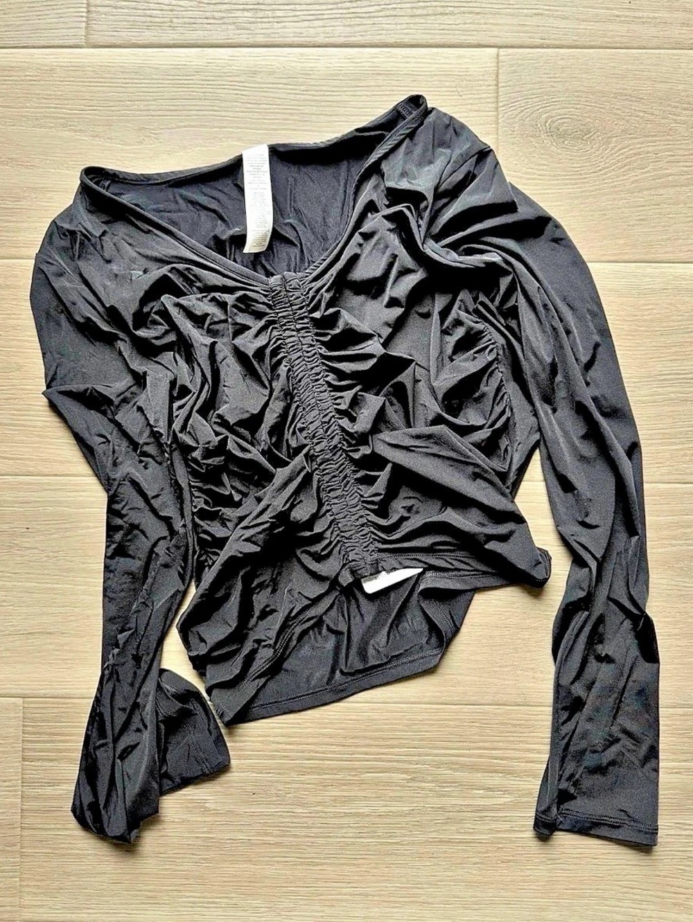 Alo Yoga Standout Long Sleeve Ruched Top Black